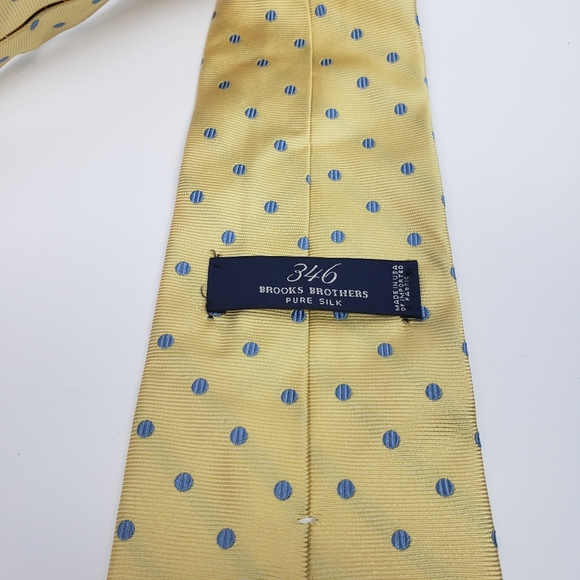Brooks Brothers Pure Silk Yellow Polka-dot Tie - Picture 4 of 6